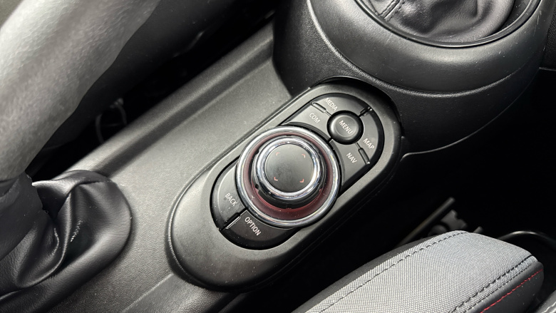 MINI Hatchback 2.0 Cooper S Sport 3dr Auto [Nav Pack] Petrol Hatchback